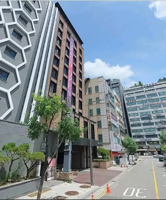Incheon Orange House Apartment 0*,  South Korea